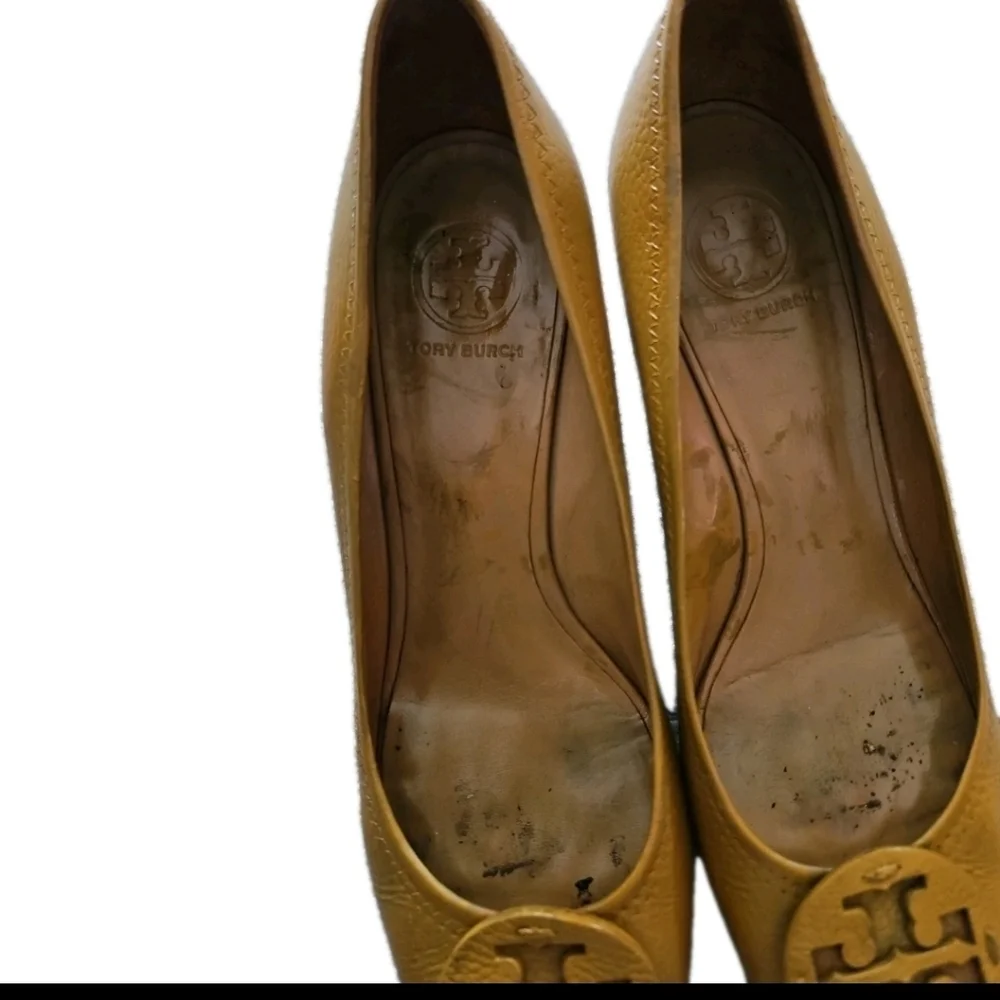 Tory Burch Women's Tan Leather Sally Closed Toe Wedge Stylish Pumps 10.5